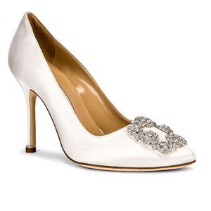 NWT Manolo Blahnik Hangisi 105 Satin Heel in Cream size 35.5 / 5.5